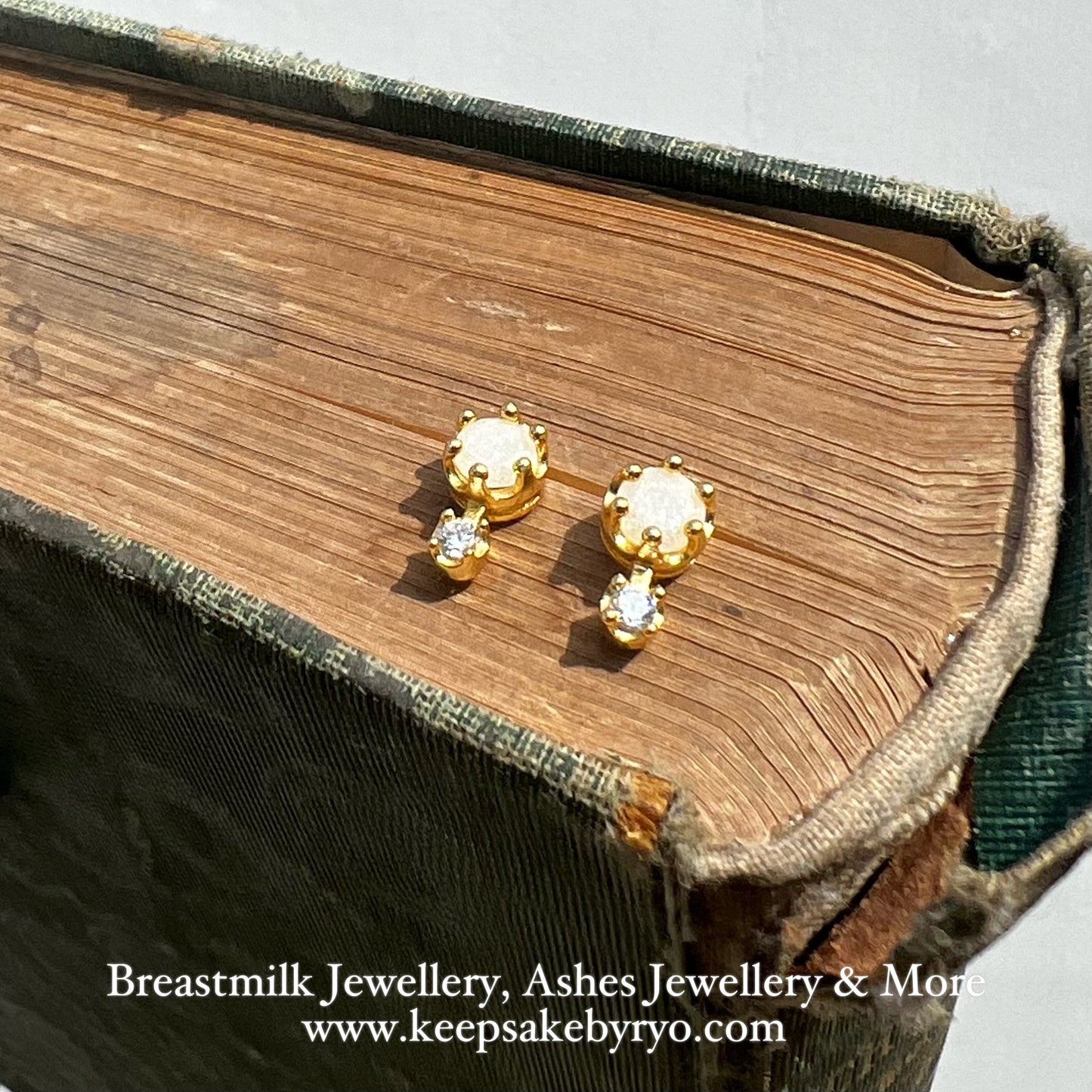 SOLITAIRE: CROWN EAR STUDS