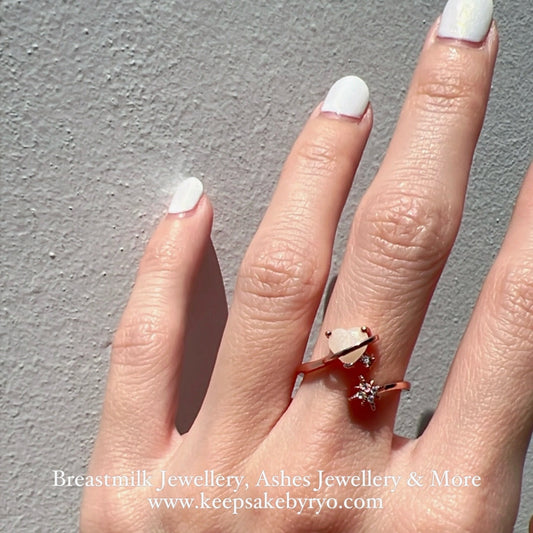 SOLITAIRE: SPARKLE RING WITH HEART SHAPED SOLITAIRE