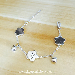 ASHES FIVE LEAF CLOVER BRACELET WITH HEART SHAPED BELLS