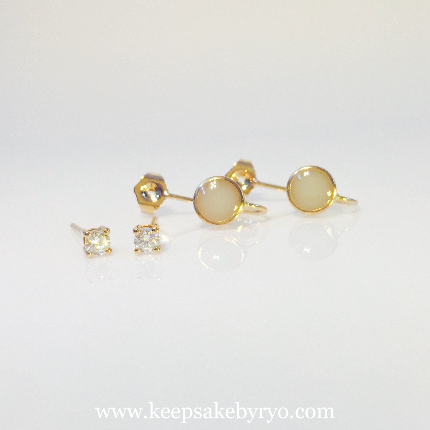 Gold earrings near on sale me