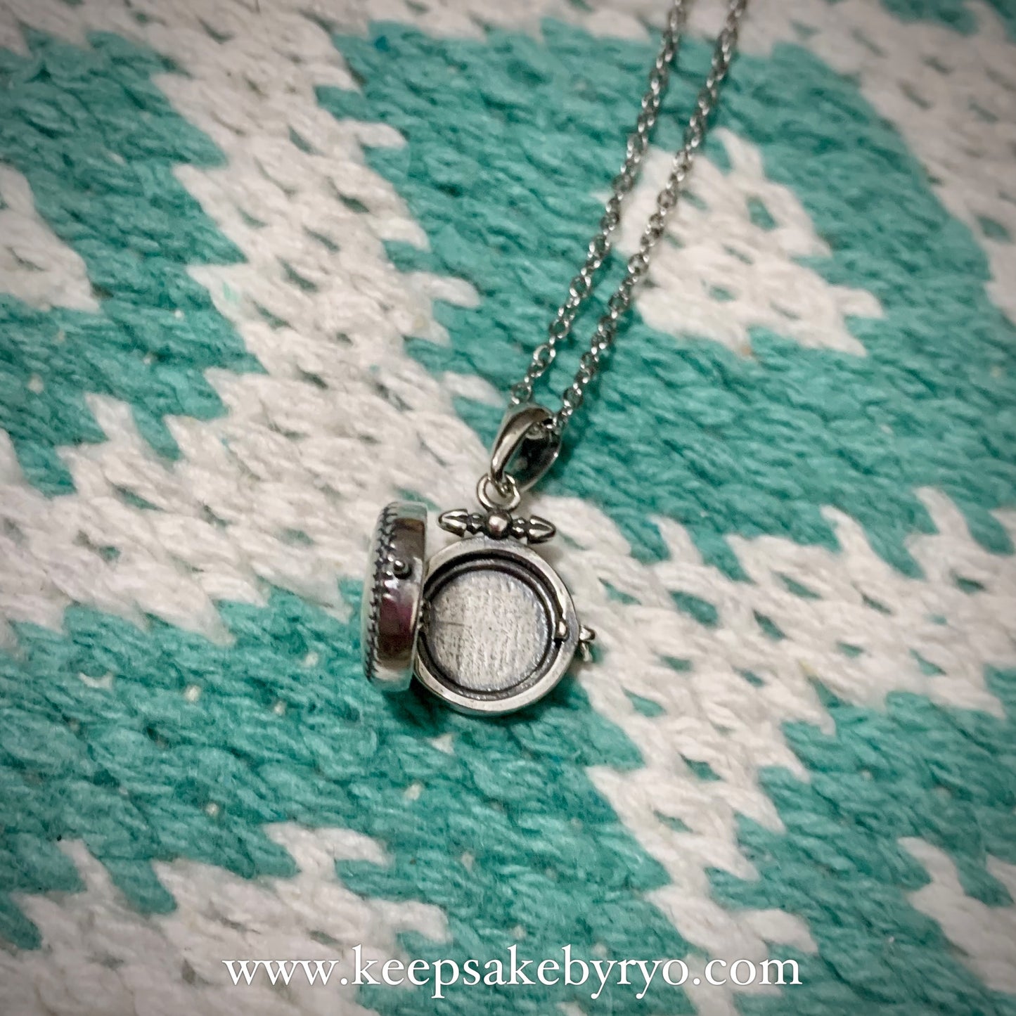 BRIANA DAINTY LOCKET NECKLACE