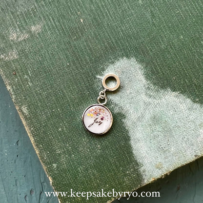 DANGLING CIRCLE CHARM WITH NAME