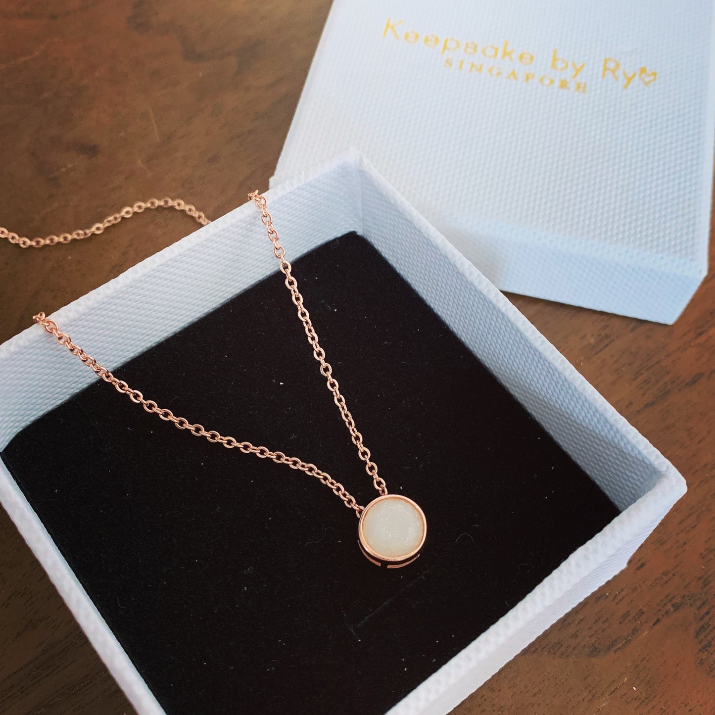 满月金 FULL MONTH GOLD & 百日金 100 DAYS GOLD:  BEZEL PENDANT NECKLACE WITH ROUND INCLUSION STONE