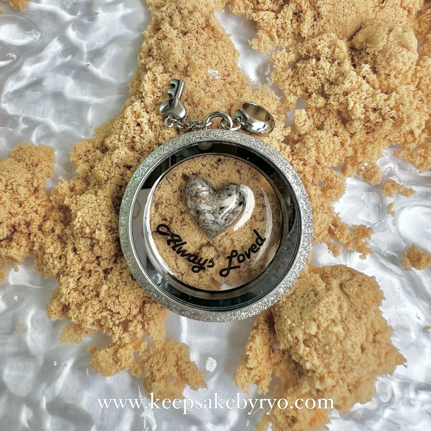 ASHES HEART GLASS LOCKET