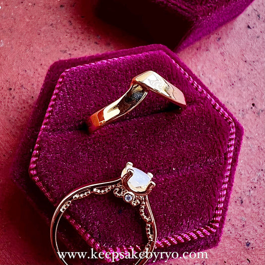 满月金 FULL MONTH GOLD & 百日金 100 DAYS GOLD: ELYSIA STACKING DUO RINGS WITH ROUND INCLUSION STONE