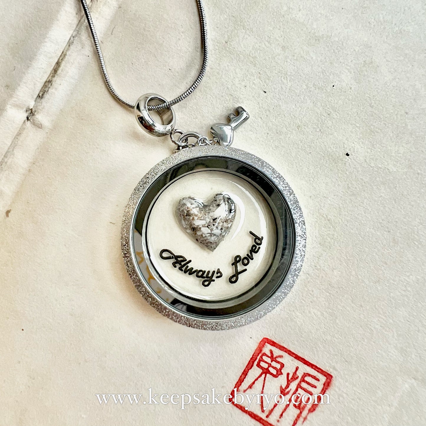 ASHES HEART GLASS LOCKET