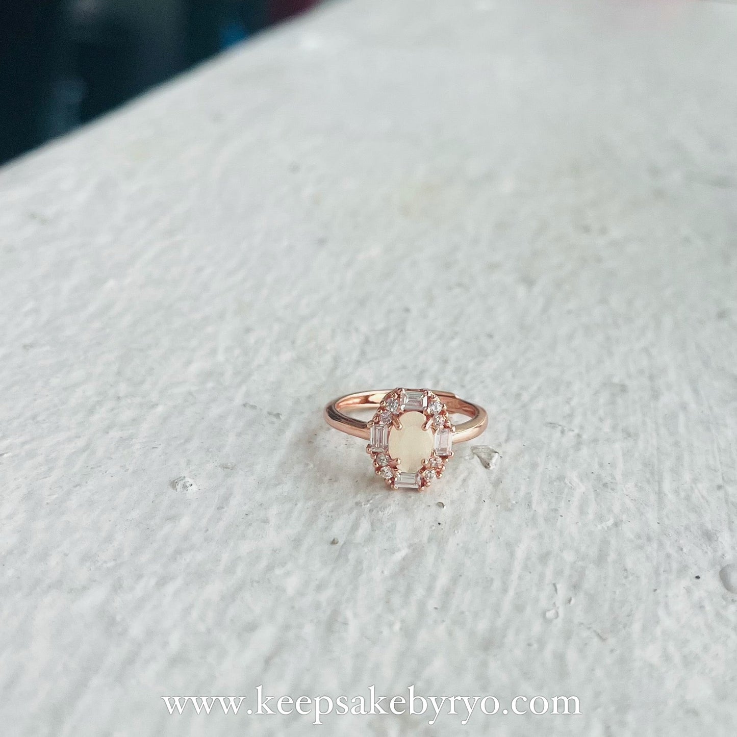 满月金 FULL MONTH GOLD & 百日金 100 DAYS GOLD: ODETTE RING WITH OVAL SOLITAIRE